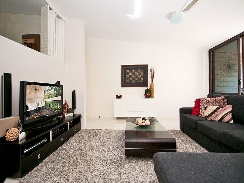 11/22 Rudd Street, Broadbeach Waters QLD 4218