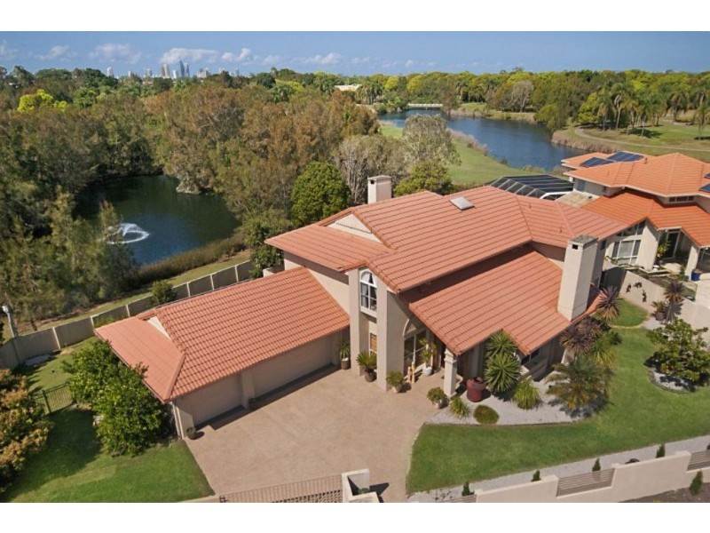 2 Meadowview Drive, Carrara QLD 4211