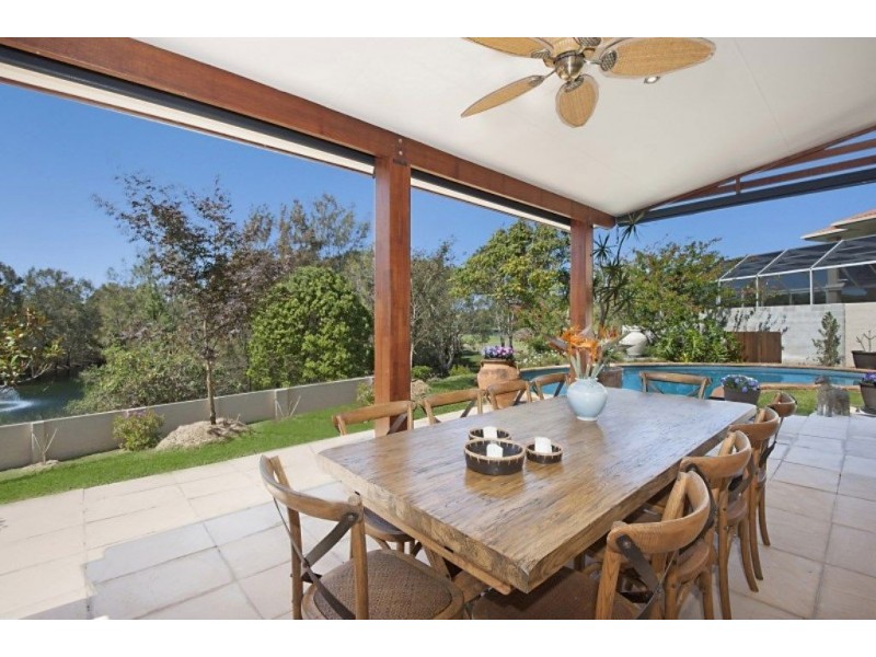 2 Meadowview Drive, Carrara QLD 4211