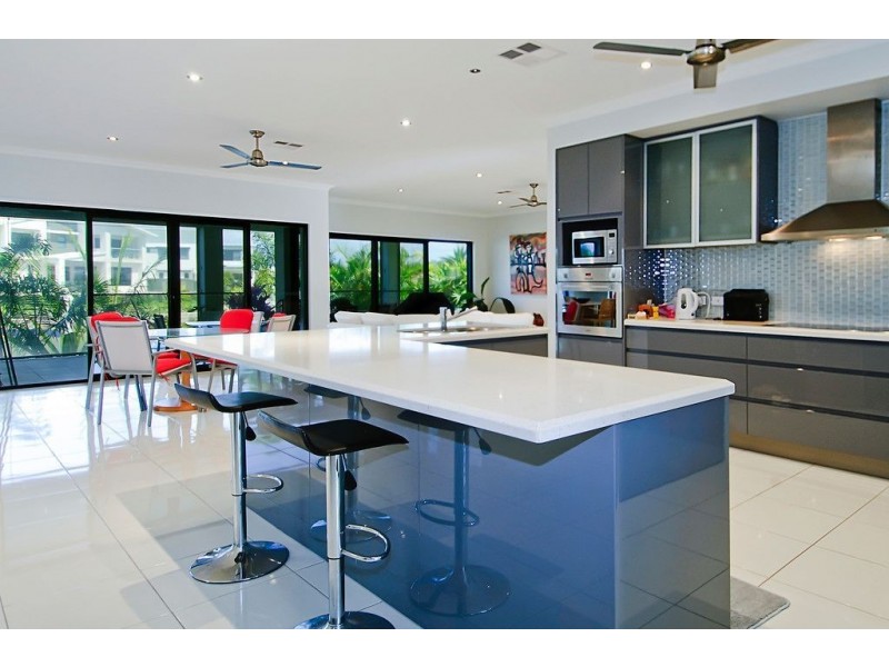 91 Compass Drive, Biggera Waters QLD 4216