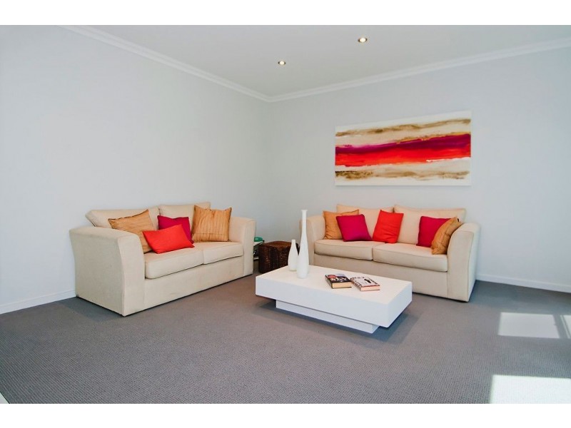 91 Compass Drive, Biggera Waters QLD 4216