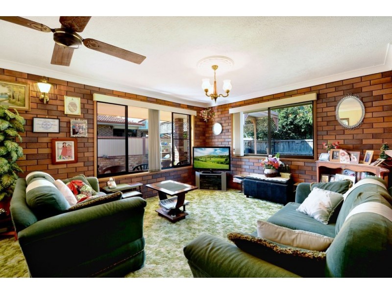 73 Poinsettia Avenue, Hollywell QLD 4216