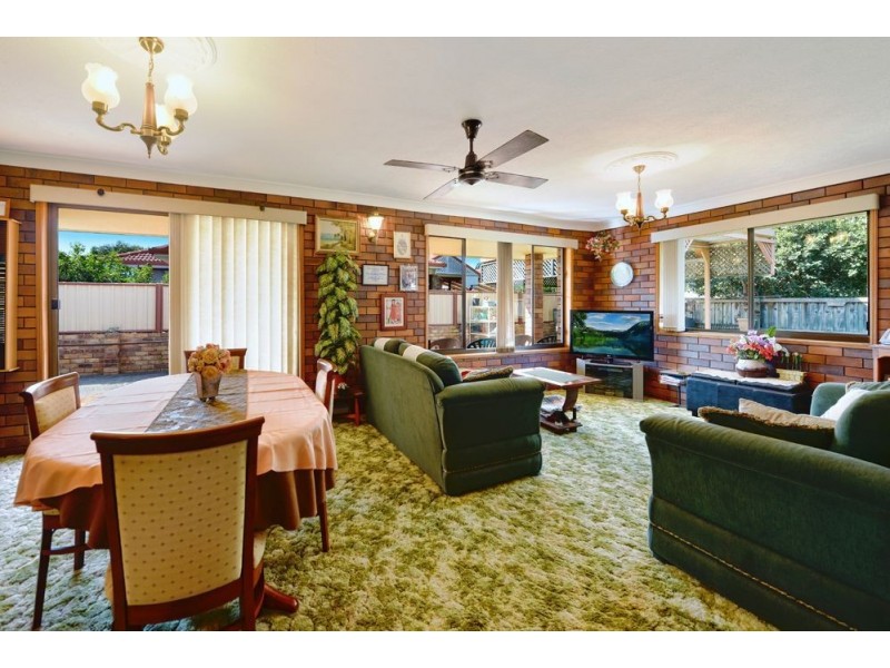 73 Poinsettia Avenue, Hollywell QLD 4216