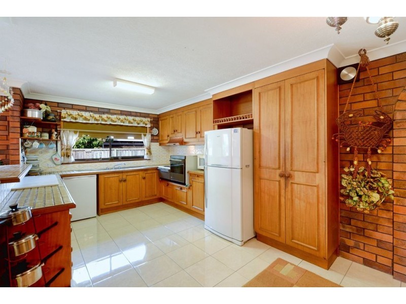 73 Poinsettia Avenue, Hollywell QLD 4216