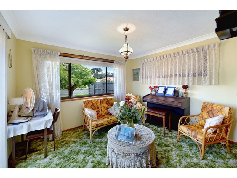 73 Poinsettia Avenue, Hollywell QLD 4216