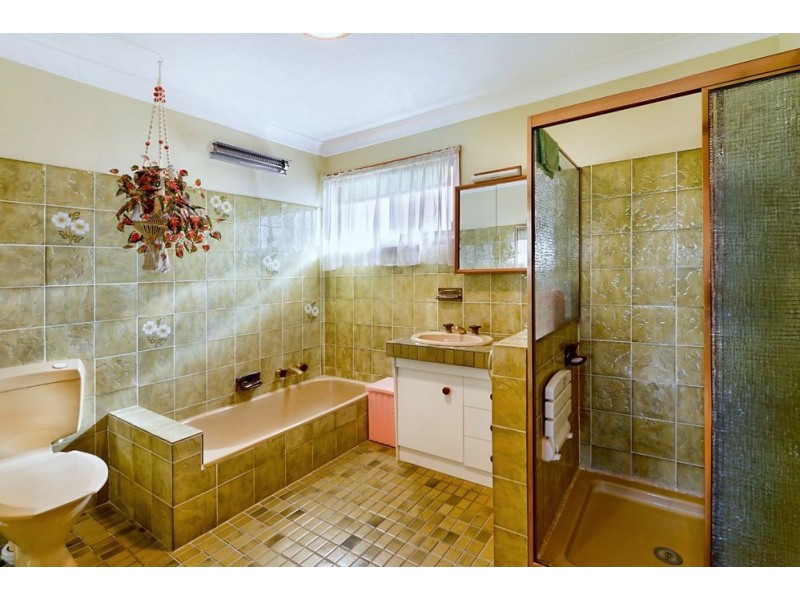 73 Poinsettia Avenue, Hollywell QLD 4216