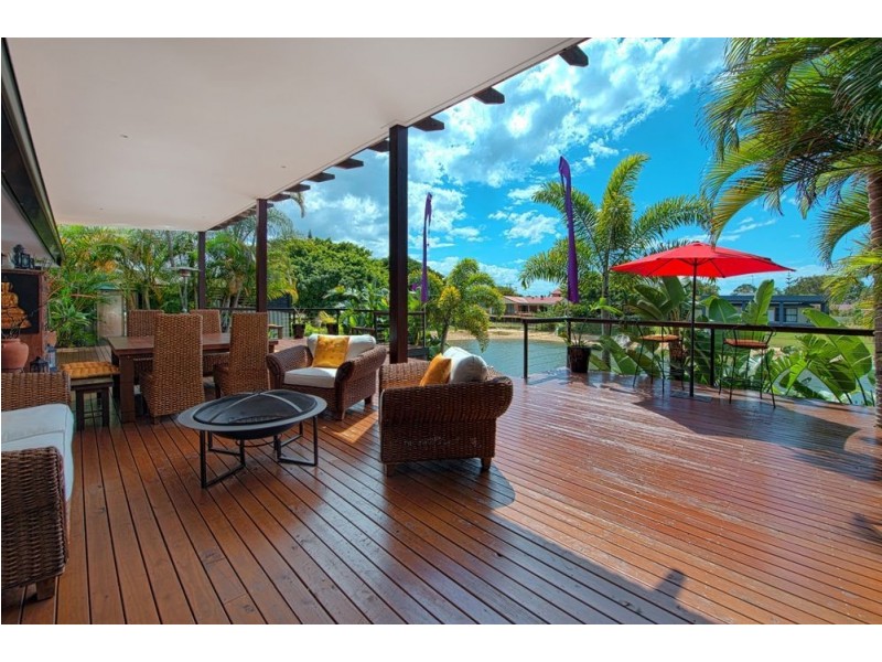 6 Moola Court, Broadbeach Waters QLD 4218