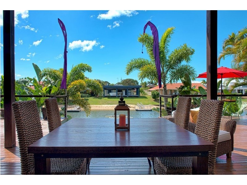 6 Moola Court, Broadbeach Waters QLD 4218