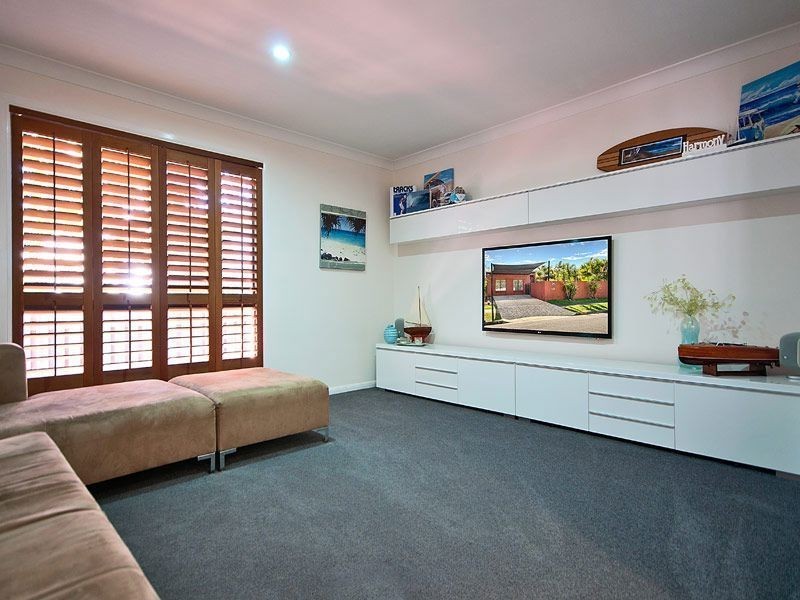 23 Clam Street, Runaway Bay QLD 4216