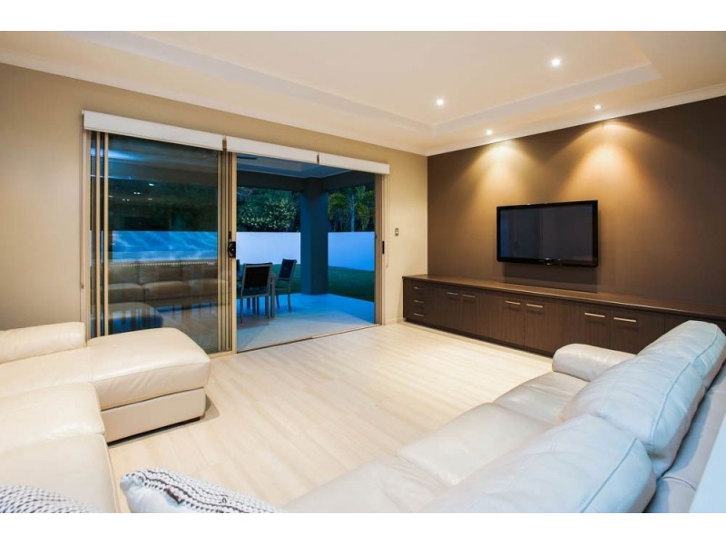 43 East Quay Drive, Biggera Waters QLD 4216