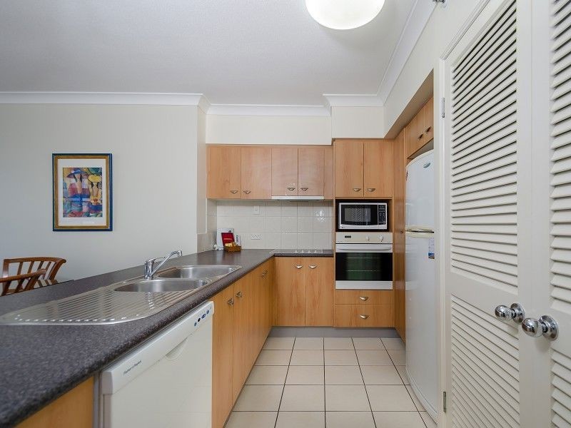 2051/2623 Gold Coast Highway, Broadbeach QLD 4218