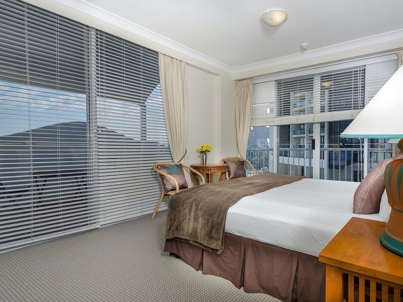 2051/2623 Gold Coast Highway, Broadbeach QLD 4218