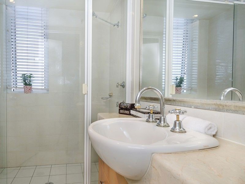 2051/2623 Gold Coast Highway, Broadbeach QLD 4218