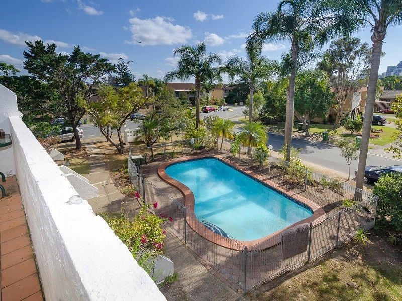 1 Christina Court, Mermaid Waters QLD 4218