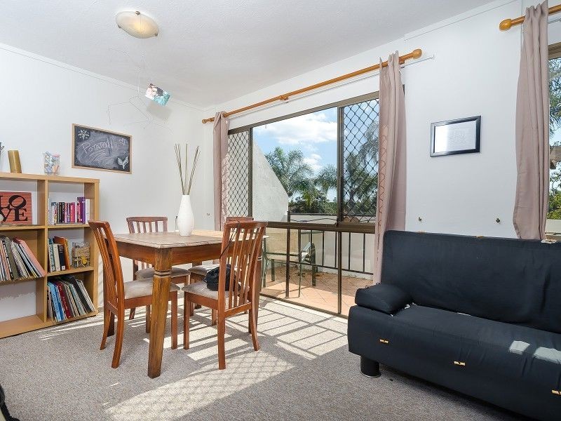 1 Christina Court, Mermaid Waters QLD 4218