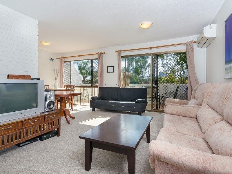 1 Christina Court, Mermaid Waters QLD 4218