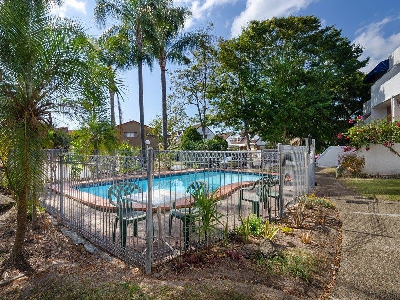 1 Christina Court, Mermaid Waters QLD 4218