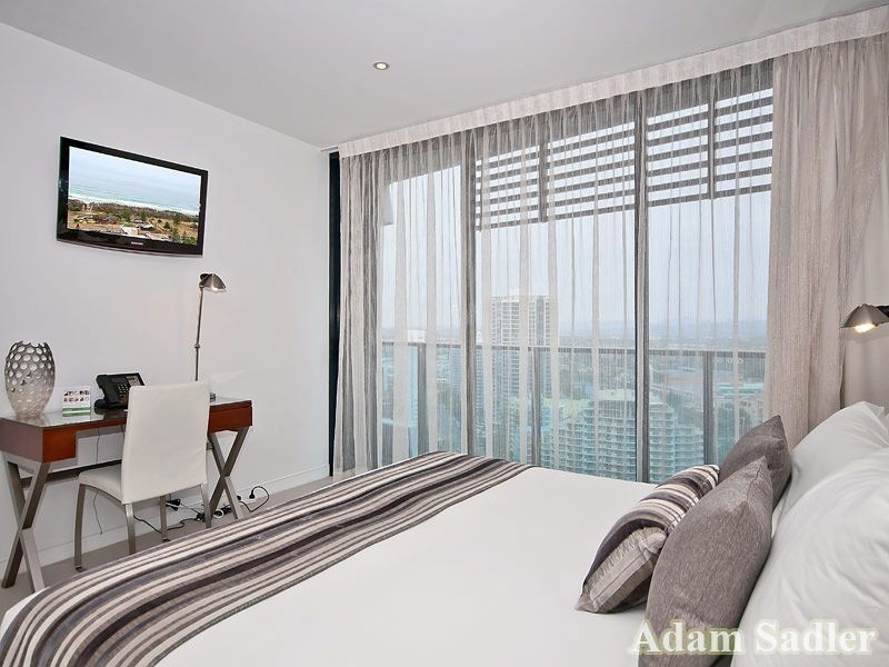 4 Charles Avenue, Broadbeach QLD 4218