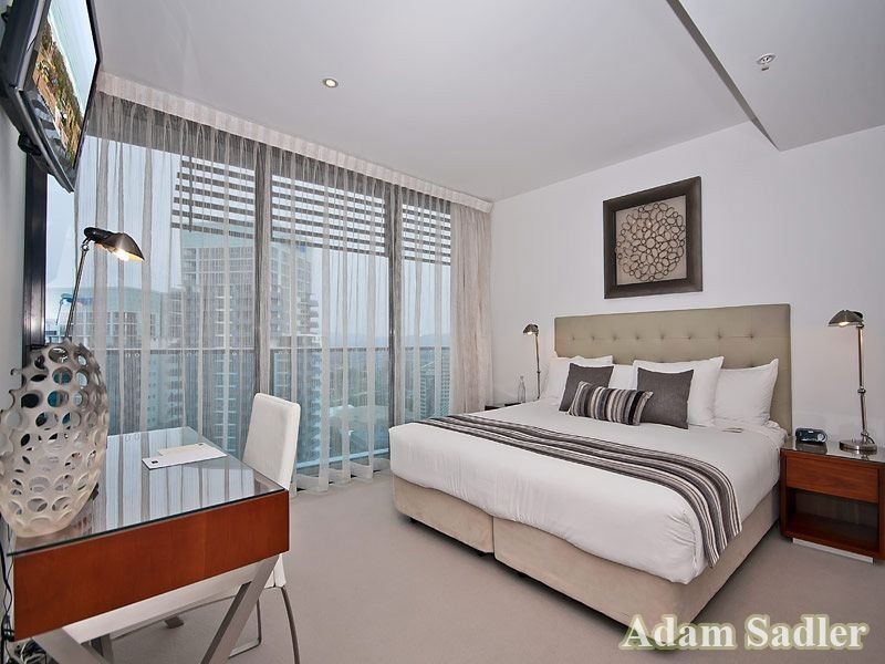 4 Charles Avenue, Broadbeach QLD 4218
