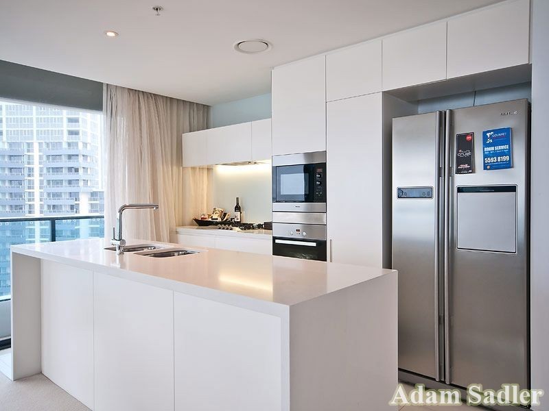 4 Charles Avenue, Broadbeach QLD 4218