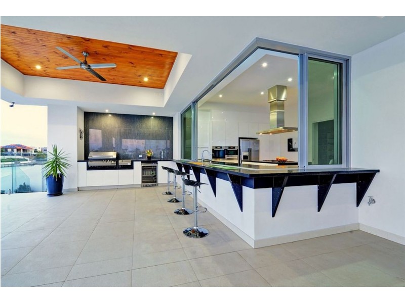 63 The Sovereign Mile, Sovereign Islands QLD 4216