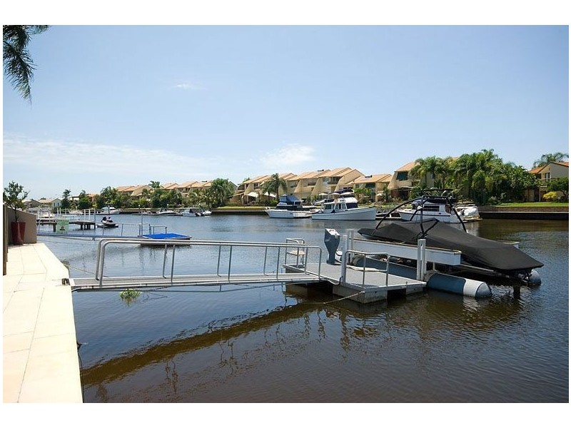 30 Sundance Way, Runaway Bay QLD 4216