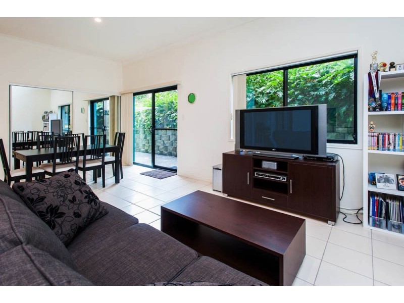 21/2 Ridgeline way, Highland Park QLD 4211