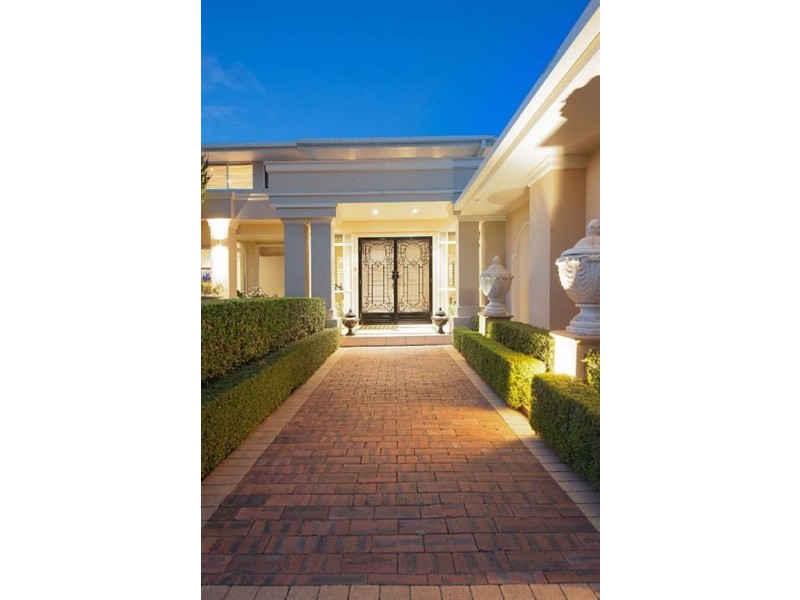 5694 Observation Crescent, Sanctuary Cove QLD 4212