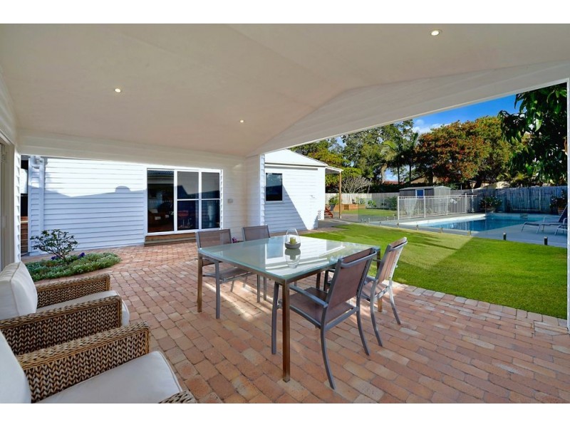 54 Errol Avenue, Paradise Point QLD 4216