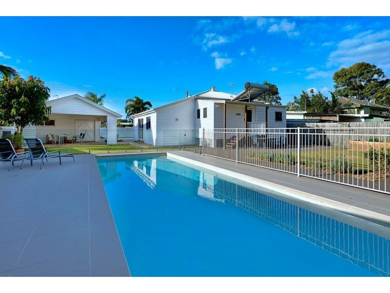 54 Errol Avenue, Paradise Point QLD 4216