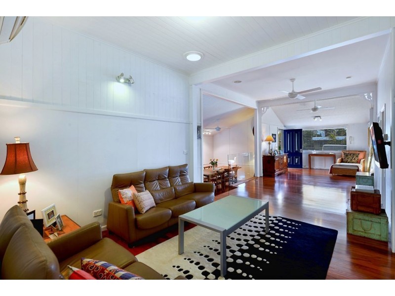 54 Errol Avenue, Paradise Point QLD 4216