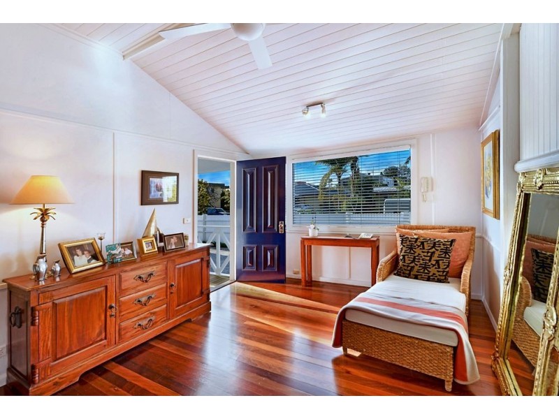 54 Errol Avenue, Paradise Point QLD 4216