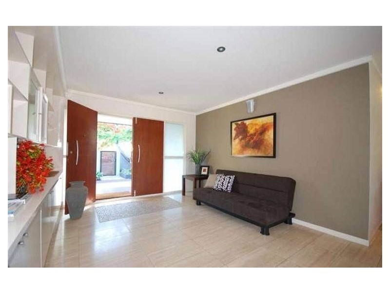 51 Poinciana Boulevard, Broadbeach Waters QLD 4218