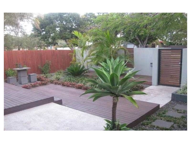 51 Poinciana Boulevard, Broadbeach Waters QLD 4218