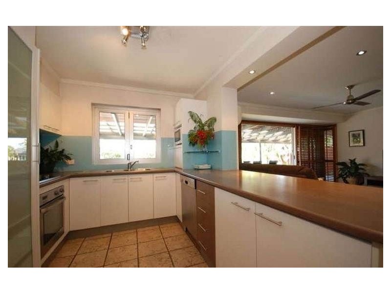 51 Poinciana Boulevard, Broadbeach Waters QLD 4218