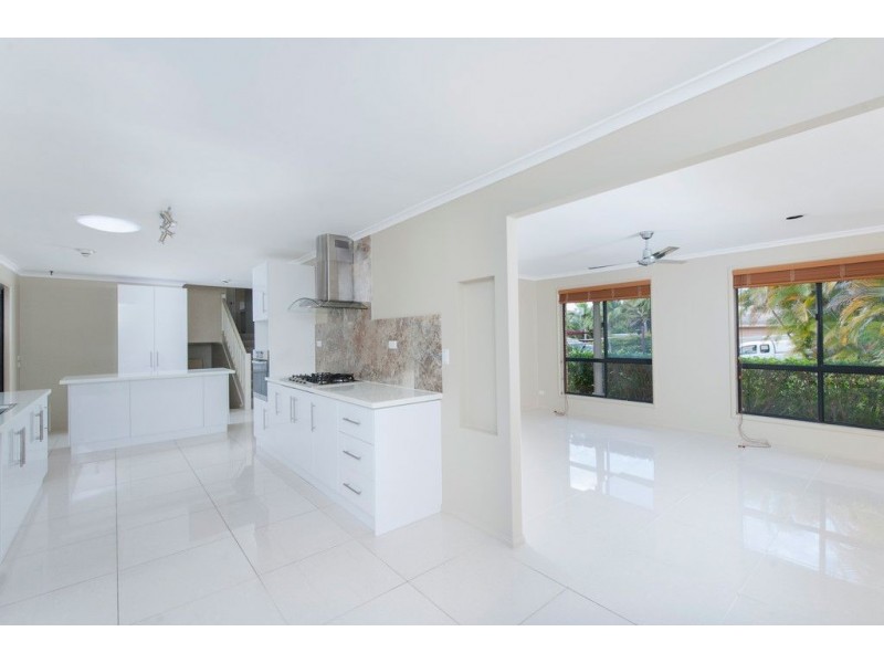 4 Morwell Court, Helensvale QLD 4212