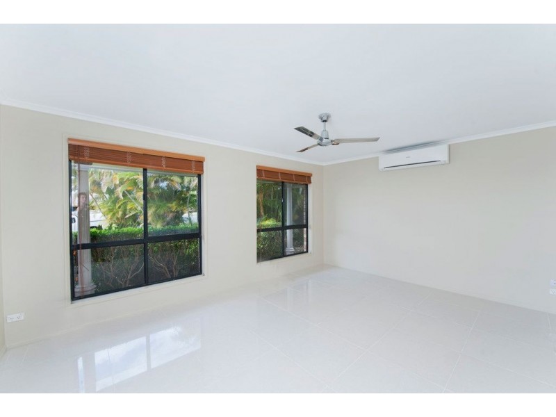 4 Morwell Court, Helensvale QLD 4212