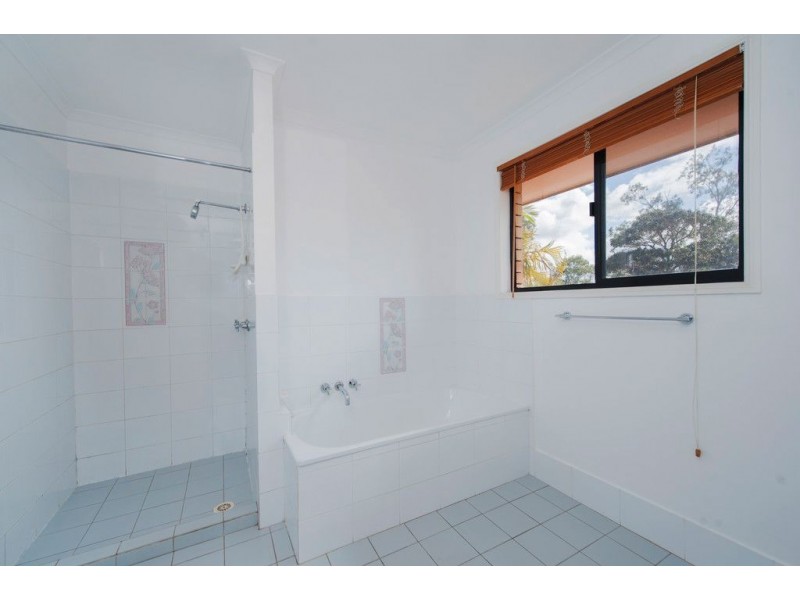 4 Morwell Court, Helensvale QLD 4212