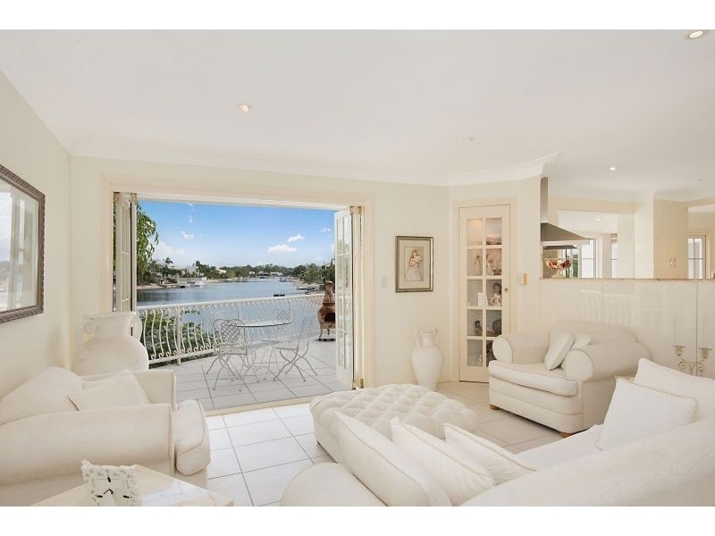 142 Monaco Street, Broadbeach Waters QLD 4218