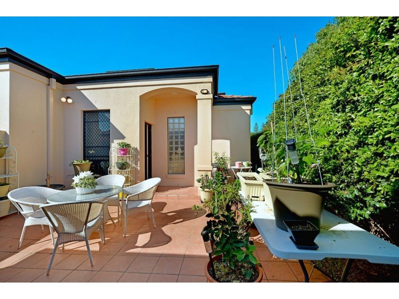 2/285 Bayview Street, Hollywell QLD 4216