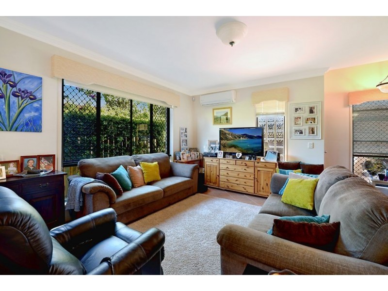 2/285 Bayview Street, Hollywell QLD 4216