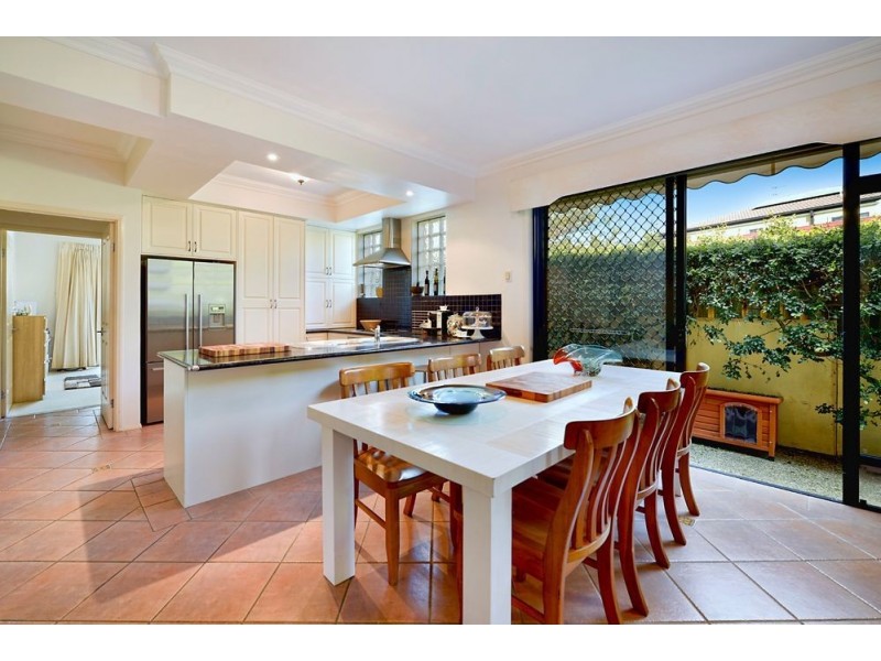 2/285 Bayview Street, Hollywell QLD 4216