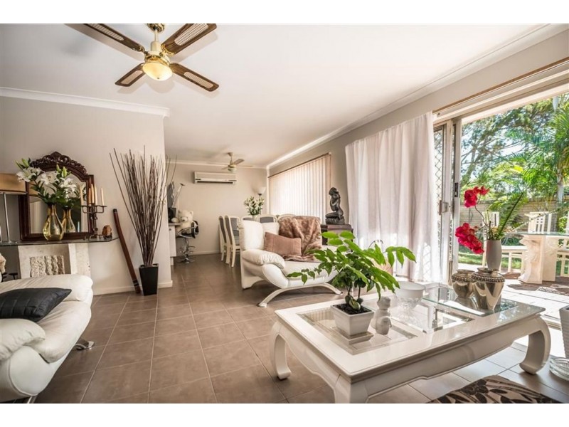 14 Poinciana Boulevard, Broadbeach Waters QLD 4218