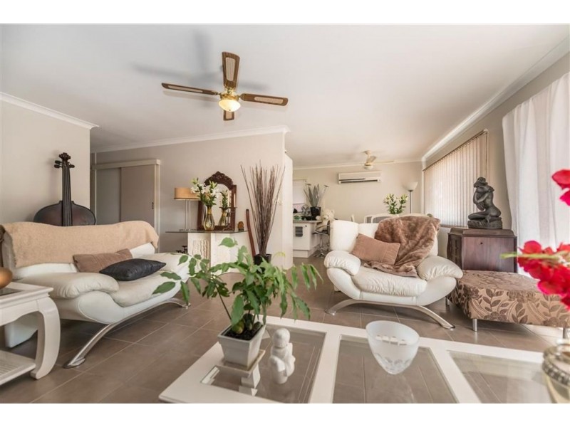 14 Poinciana Boulevard, Broadbeach Waters QLD 4218