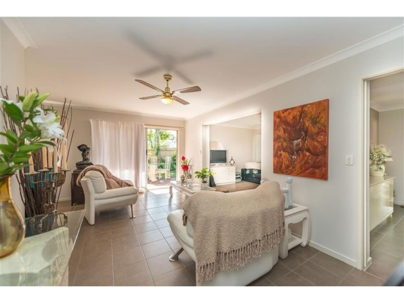 14 Poinciana Boulevard, Broadbeach Waters QLD 4218