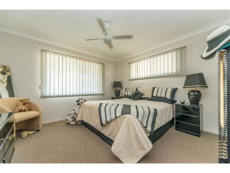 14 Poinciana Boulevard, Broadbeach Waters QLD 4218