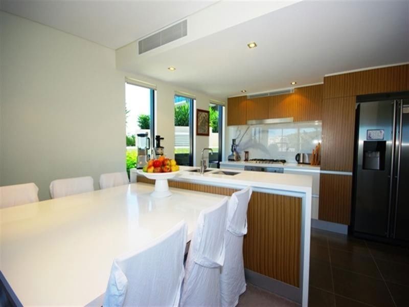 1021/2-6 The Esplanade, Burleigh Heads QLD 4220