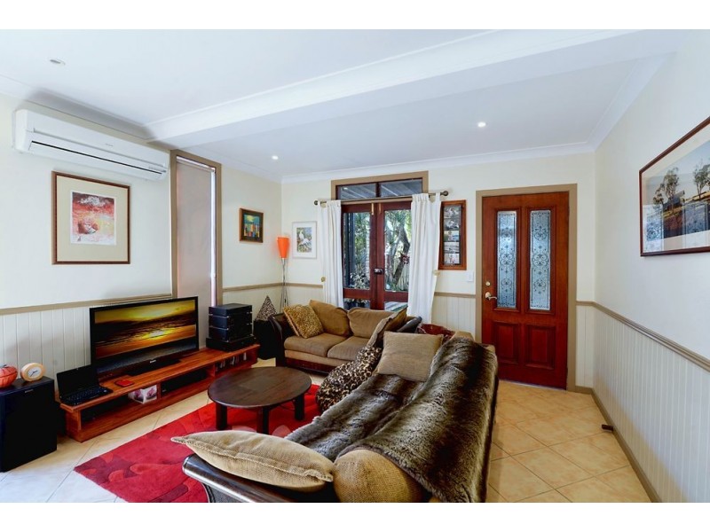 36 Clam Street, Runaway Bay QLD 4216