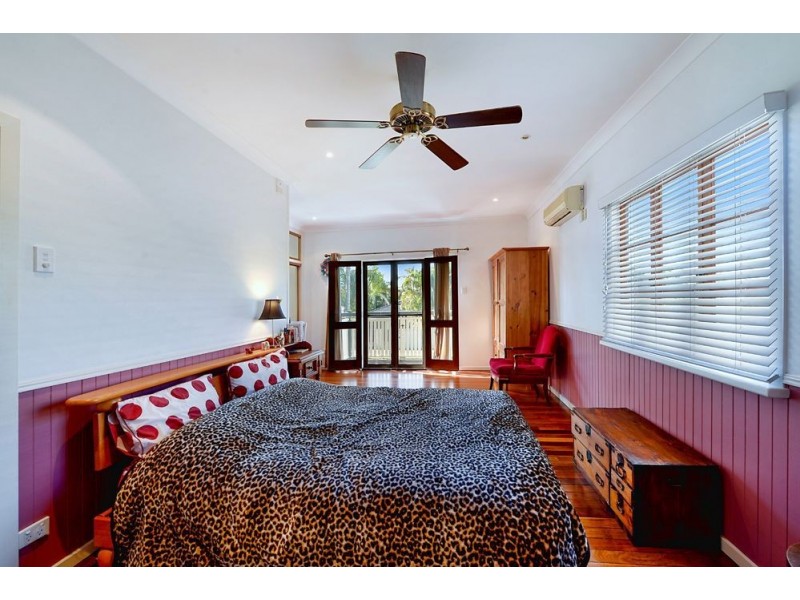 36 Clam Street, Runaway Bay QLD 4216