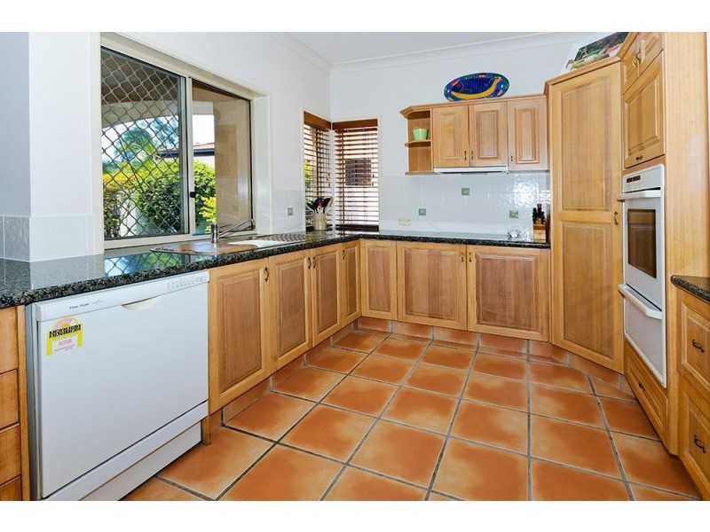 6 Meadowlake Drive, Carrara QLD 4211